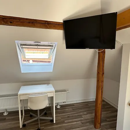 Ganzes Monteurhaus Mit 4 Schlafzimmern Fuer Bis Zu 8 Gaeste * 杜伊斯堡