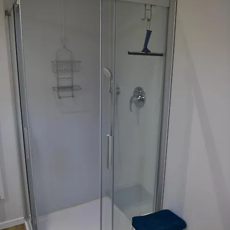 Ganzes Monteurhaus Mit 4 Schlafzimmern Fuer Bis Zu 8 Gaeste *