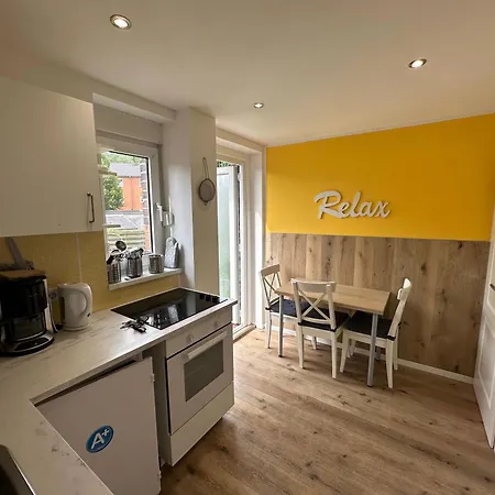 Ganzes Monteurhaus Mit 4 Schlafzimmern Fuer Bis Zu 8 Gaeste 度假居 杜伊斯堡