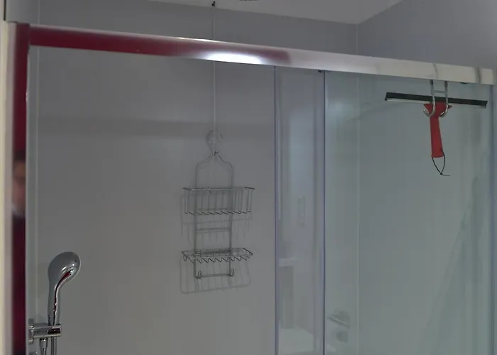 Ganzes Monteurhaus Mit 4 Schlafzimmern Fuer Bis Zu 8 Gaeste Hébergement de vacances