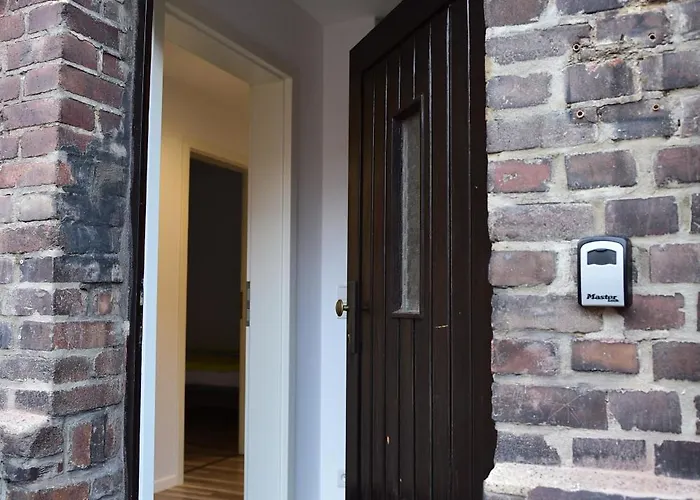 Hébergement de vacances Ganzes Monteurhaus Mit 4 Schlafzimmern Fuer Bis Zu 8 Gaeste